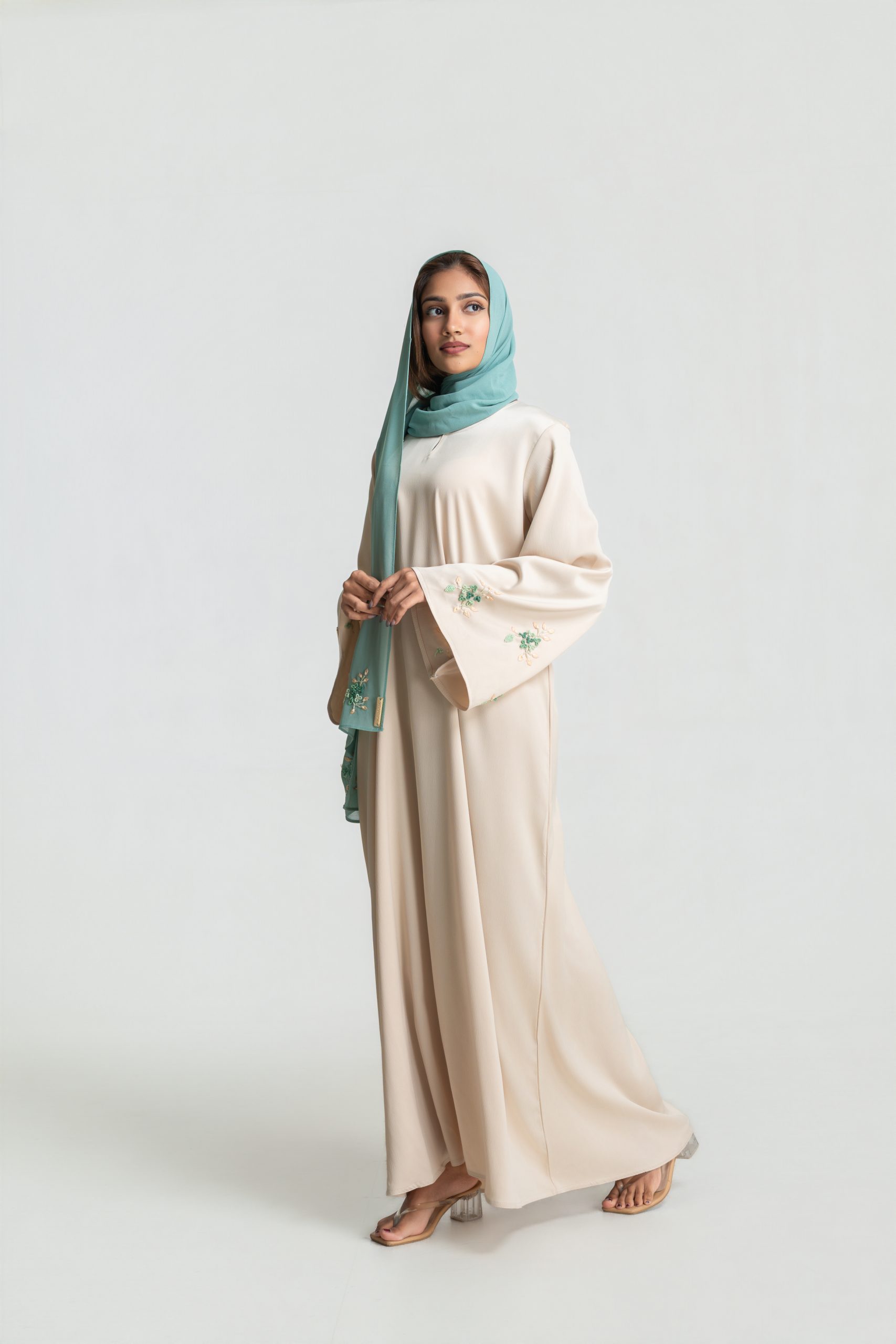 Bergamot abaya set in Ivory & Sage